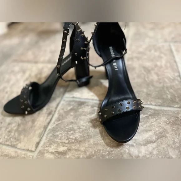 Spike 👠 heels - Picture 2 of 6